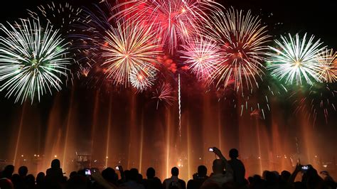 Top tips to catch the UAE National Day fireworks | | #1 NEWS SOURCE FOR ...