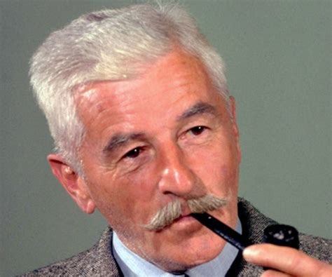 William Faulkner Biography - Facts, Childhood, Family Life & Achievements