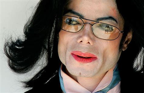 Did Michael Jackson Really Stay in an Oxygen Chamber to Stop Aging?