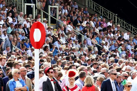 Crowds-on-Darley-July-Cup-Day-c-Newmarket-Racecourses - Love Newmarket