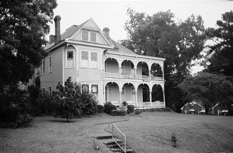 Urban Decay: Small Towns in Mississippi: Return to Edwards (B&W film)