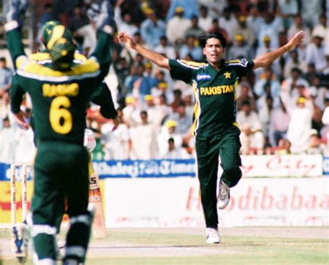 Mohammad Sami of Pakistan bowls | ESPNcricinfo.com