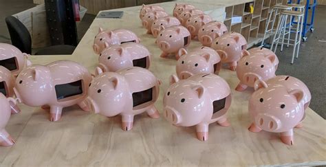 Penny the Pig makes the piggy bank digital for modern money – Pickr