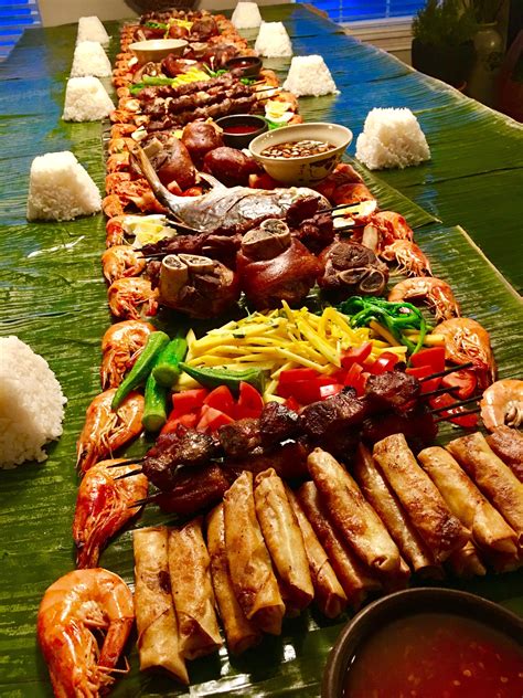 Early Thanksgiving Filipino-style boodle fight | Filipino food party ...