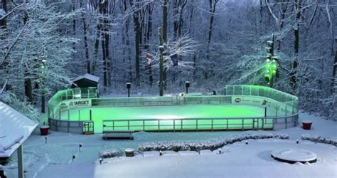 This amazing backyard hockey rink is every Canadian’s winter dream ...