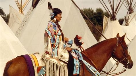 What Is a Female Indian Chief Called? | Native north americans, Native american indians, Indian ...