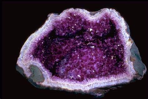 What are Geodes? QWICK Crystal Guide on Geodes Crystals - AtPerry's Healing Crystals™