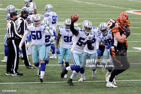 Jaylon Smith Cowboys Photos and Premium High Res Pictures - Getty Images