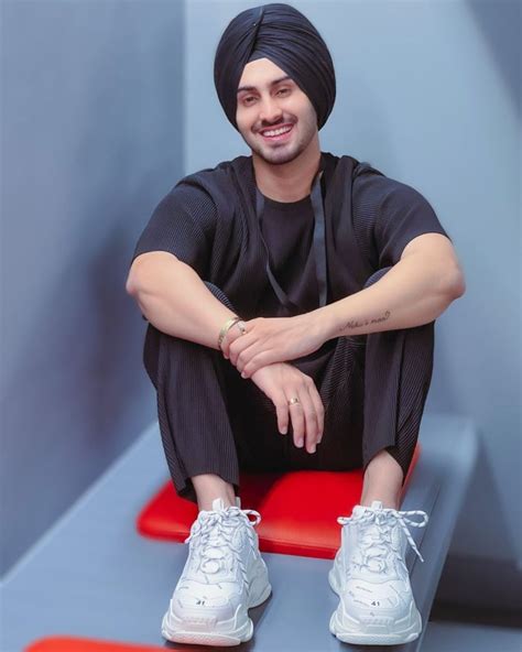 8 Things You didn't Know About Rohanpreet Singh - Super Stars Bio