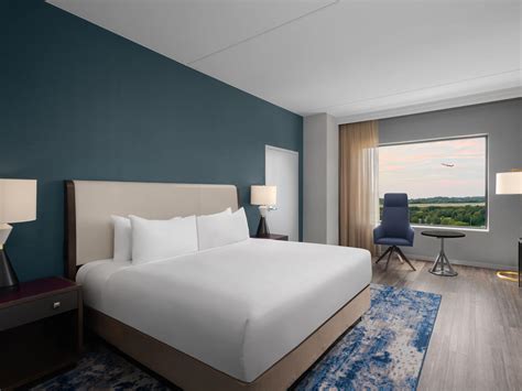 Hotel Suites in Pittsburgh | Hyatt Regency Pittsburgh Airport