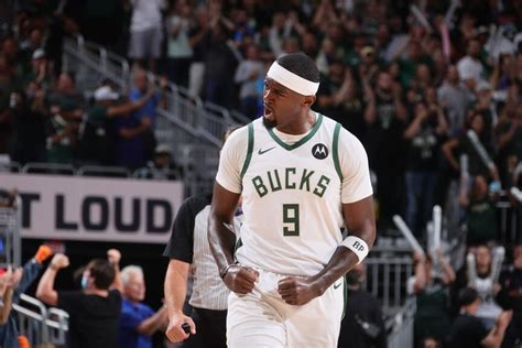 Milwaukee Bucks Re-Sign Bobby Portis | NBA.com