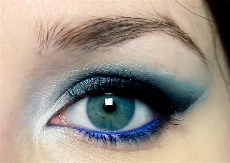 Rachhloves: Sapphire Blue Eyes for New Years!