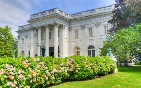 Top 5: Mansions to Visit in Newport, R.I. - Trazee Travel