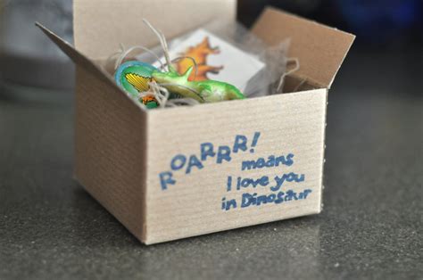 Dinosaur Party Favors - bebehblog