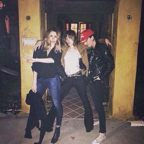 FSOG_UK: PHOTOS: New Instagram photos of Dakota Johnson with friends