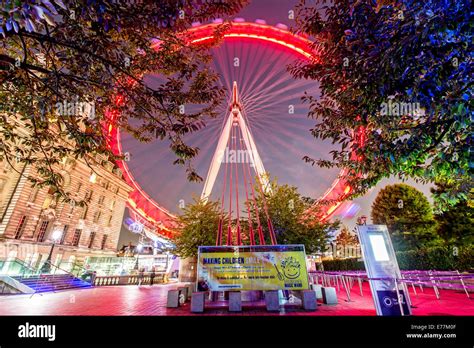 London Eye Night Trees Heritage Wheel Embankment Stock Photo - Alamy