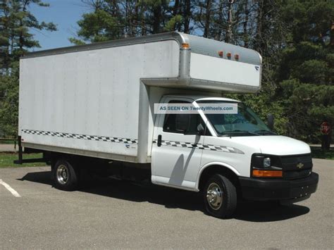 2005 Chevrolet Cutaway Box Truck