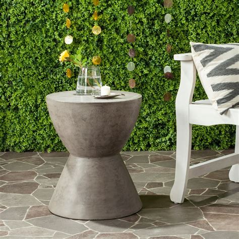 Safavieh Athena Outdoor Modern Concrete Round Accent Table - Dark Grey - Walmart.com - Walmart.com