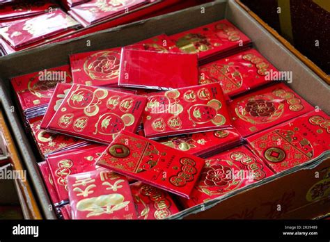 Chinese red packet Stock Photo - Alamy