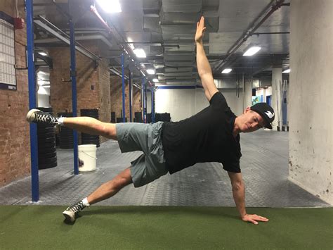 6 Lateral Stability Exercises for the Functional Athlete | BarBend