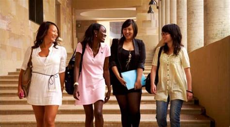 Bond University Scholarships for International Students in Australia, 2017