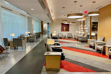 Choosing the best airport lounge at MIA - The Points Guy