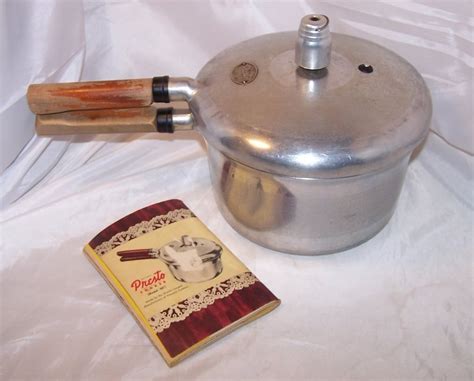 Presto 4 Qt Pressure Cooker w Instruction Recipe Book 1947