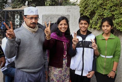 Arvind Kejriwal Family Photos - MERE PIX