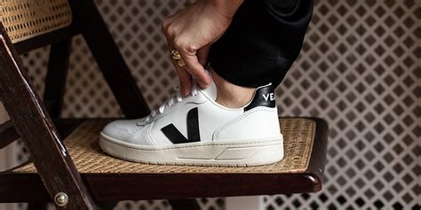 The Ultimate Veja Sneakers Sizing & Fit Guide - Farfetch