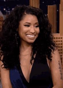 Nicki Minaj Laughing GIFs | Tenor