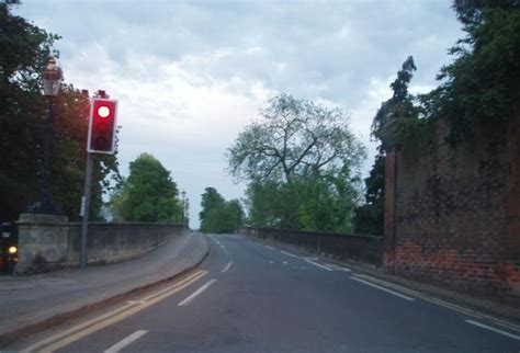 Wallingford Bridge © Jo cc-by-sa/2.0 :: Geograph Britain and Ireland