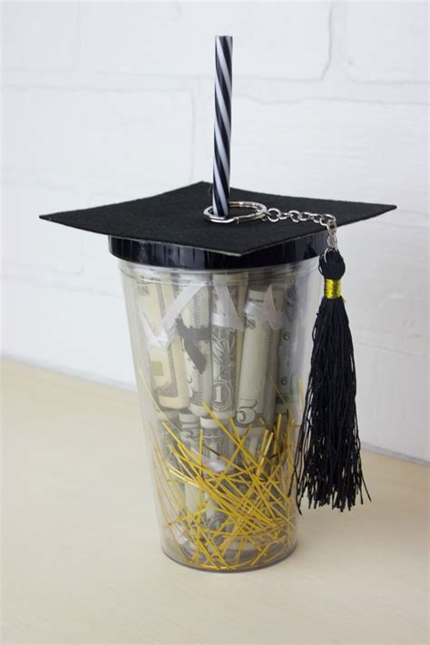 30 Awesome High School Graduation Gifts Graduates Actually Want