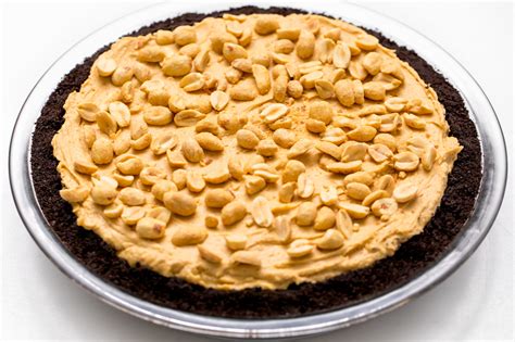 The Pioneer Woman's chocolate peanut butter pie