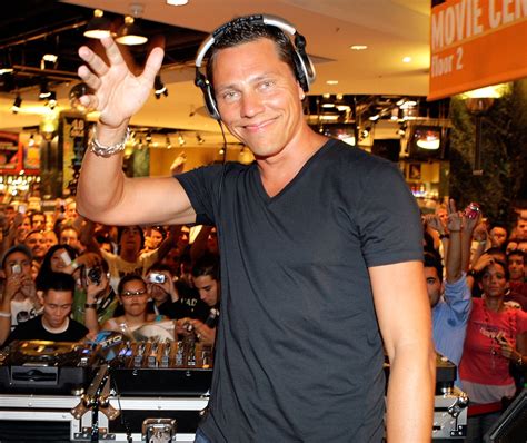 Tiësto's New Photos (25/32) - Free2Music