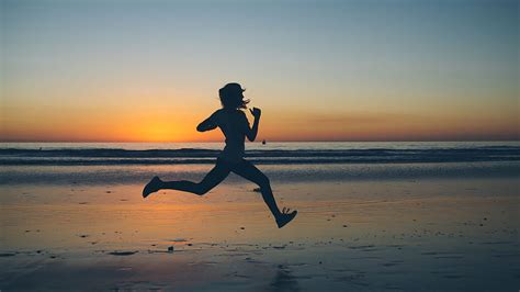 Silhouette, run, sea, sunset HD wallpaper | Pxfuel