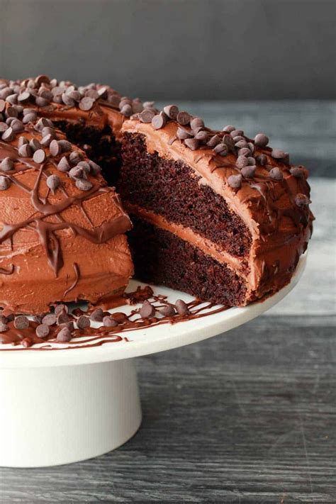 Ultra rich and decadent vegan chocolate cake that is also so simple and ...