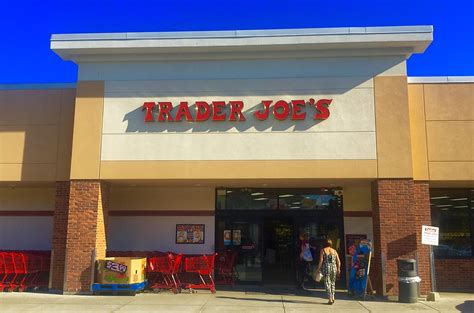 Trader Joe's Adds $4 Per Hour 'Thank You Pay' For Employees Nationwide ...