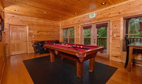 Gatlinburg Cabin Rentals - Bearskin Lodge