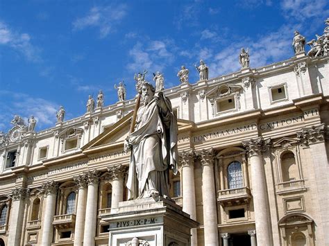 Detailed Guide to the Statues of St. Peter's Basilica