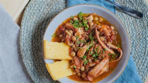 Brudet od hobotnice sa slanutkom: Recept poznatog glazbenika za poslasticu koju obožavaju ...