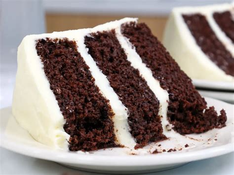 Chocolate Cake with Cream Cheese Frosting: Delicious Recipe