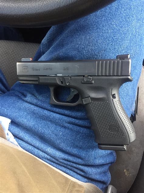 Finally pulled the trigger on a Glock 19 Gen 4 : r/Glocks