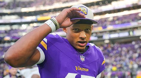 Josh Dobbs Was Stunned by the Vikings’ ‘SKOL’ Chants During Home Debut ...