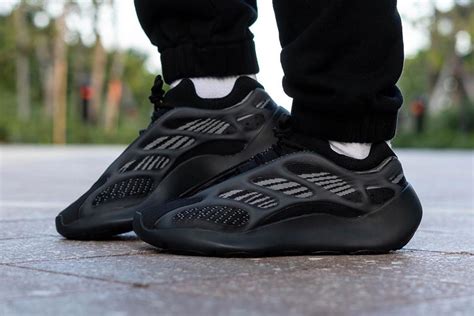 An On-Foot Look at the Yeezy 700 V3 "Alvah" | The Sole Supplier