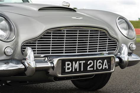 Aston Martin DB5 Goldfinger Job 1 Ready as First of Its Kind, 24 More to Follow - autoevolution