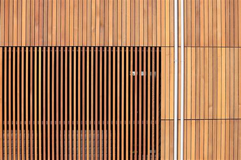 Magnolia Residence / Heliotrope Architects | Wood facade, Wooden facade ...