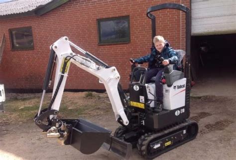 Bobcat E10 Price, Specs, Width, Weight, Reviews, Height, Attachments