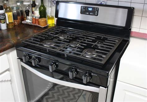 Whirlpool Freestanding Gas Range Review: Quick and Easy