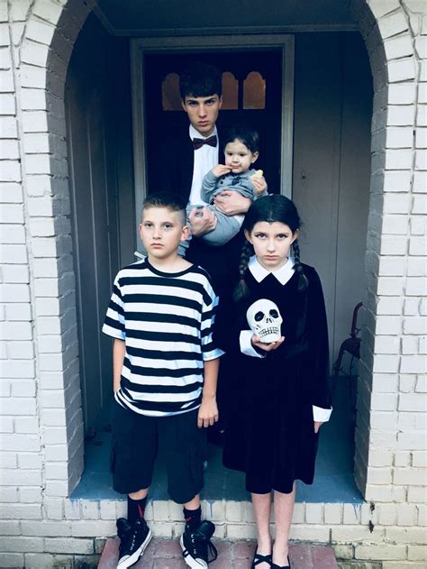 Addams Family group Costume. Wednesday Addams, Pugsley Addams, Baby ...