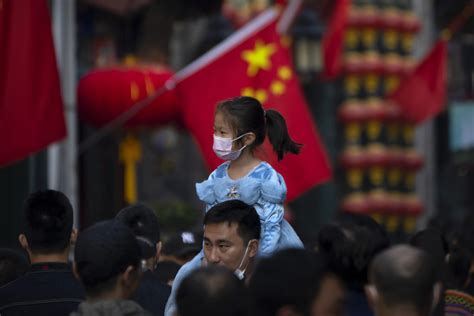 How China’s population decline could alter the global economy | PBS News